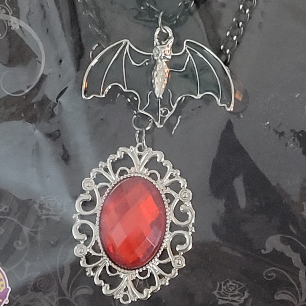 Vampiress Bat Necklace Costume Cosplay Halloween RUBIES X Forum Novelties 2022